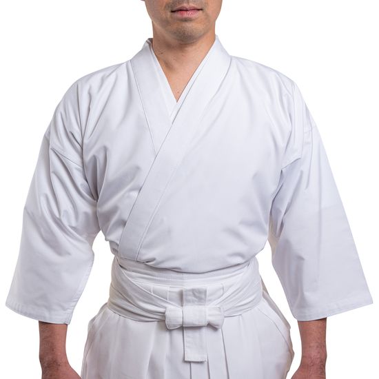 La tenue en iaido se compose d'un iaidogi (veste de iaido)